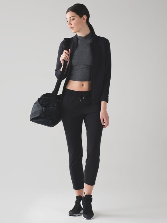 lululemon athletica Pants - Lululemon On The Fly Pant *28” 7/8 length Black Size 6 Style No. W5ALWS